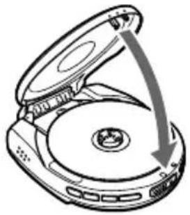 AIWA XP-Z3C - Loading a disc - 3