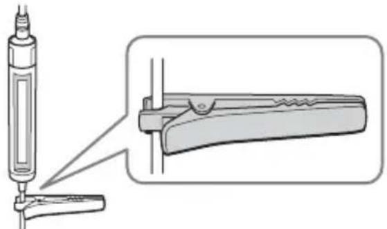 SONY D-NE800LS - To use the clip on the remote control - 3
