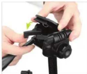 Magnus PV-3310G - Mounting the Quick-Release Plate to the Camera - 1