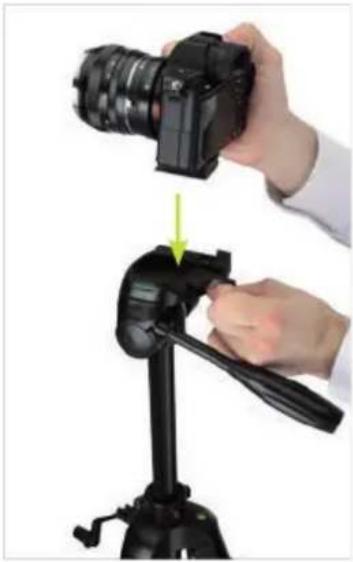 Magnus DLX-367 - Mounting the Quick-Release Plate to the Camera - 4