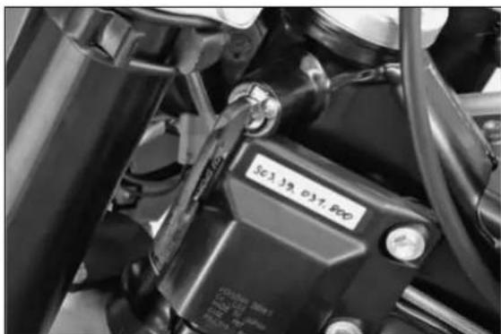 KTM 300 EXC (2007) - Control del nivel de la cuba \* - 1