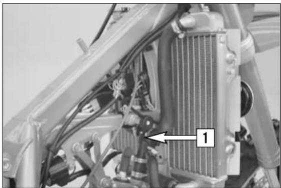 KTM 300 EXC (2007) - Cambiar la lámpara de faro/lámpara de luces de posición - 2