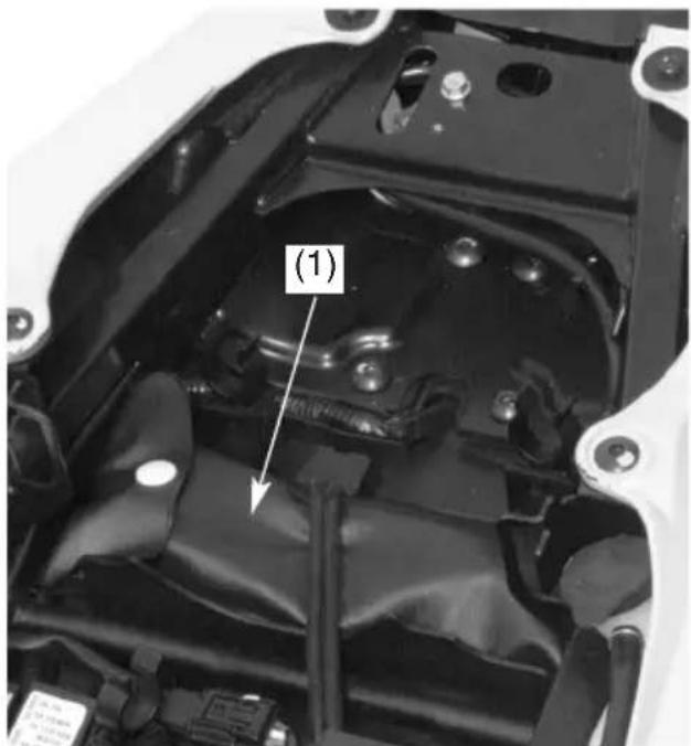 Honda CB600F (2012) - JUEGO DE HERRAMIENTAS - 1