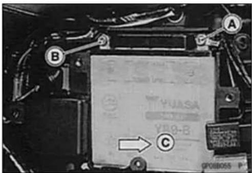 A B C YUASA Y19-B GPOBB055 P