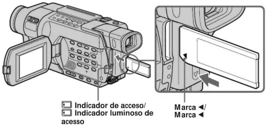 SONY CCD-TRV145E - Introduzir um «Memory Stick» - 1