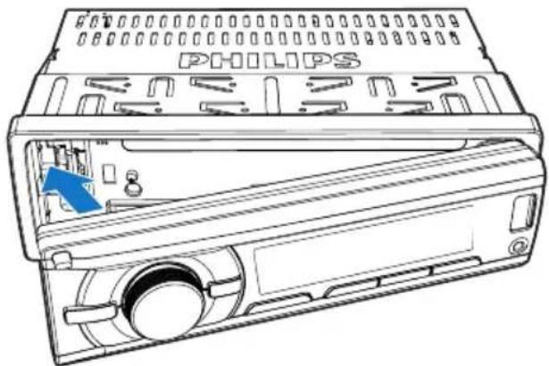 PHILIPS CarStudio CE152G - Press the left end of the front panel inwards until it is securely locked with a "click". - 1