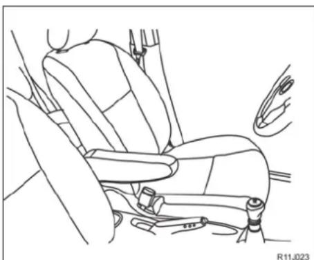 NISSAN Livina (2013) - Ajuste para frente e para trás - 2