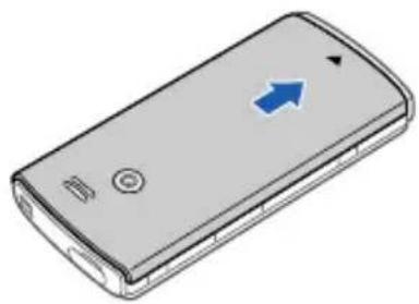 SAMSUNG B7300 - Insert the SIM or USIM card and battery - 1