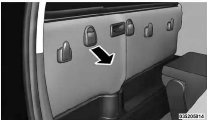 RAM 3500 Chassis Cab (2015) - Storage (Regular Cab) - 1