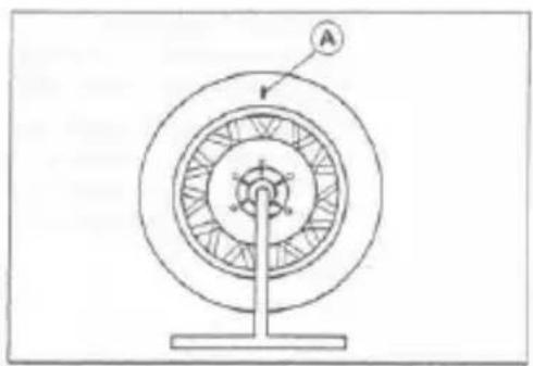 Technical line drawing of a circular mechanical component with concentric rings and a central shaft (no text or symbols)