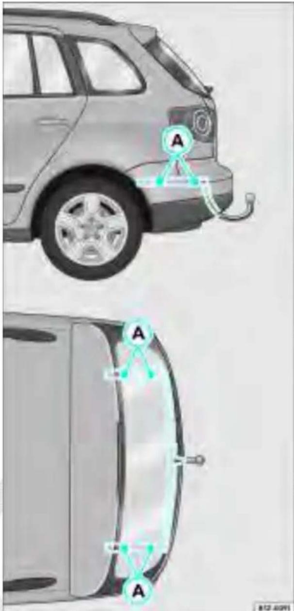 VOLKSWAGEN SpaceFox (2014) - Montagem posterior do dispositivo de engate de reboque - 1