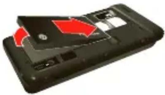 MOTOROLA Droid 3 Global - INSTALAR Y CARGAR LA BATERÍA - 4