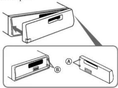 SONY XR-3690 - Inserción del panel frontal - 1