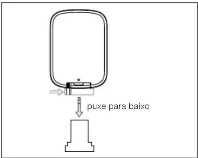 Philco PAC11000QF3 - Introdução ou substituição das pilhas - 1