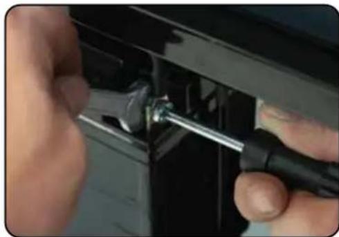 DuroStar DS13000DX - Locate the negative cable - 1