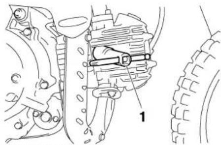YAMAHA TT-R50 (2010) - To remove the spark plug - 2