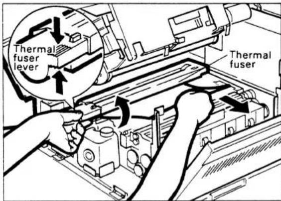 TOSHIBA TF561 - BIJ VASTGELOPEN PAPIER IN DE MACHINE ("PAPIER VASTGELOPEN") - 4