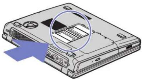 SONY Vaio PCG-K115Z - Muistimoduulin irrottaminen ja asentaminen - 4