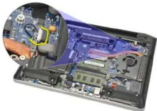 DELL Latitude E6220 - Kaiuttimien irrottaminen - 1