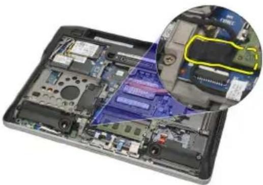DELL Latitude E6220 - Bluetooth-moduulin irrottaminen - 1