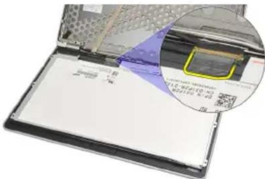 DELL Latitude E6220 - Näyttöpaneelin irrottaminen - 3
