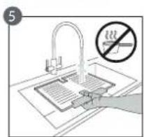 WHIRLPOOL W5 831C W - Stop frost -lisävarusteen puhdistaminen - 4