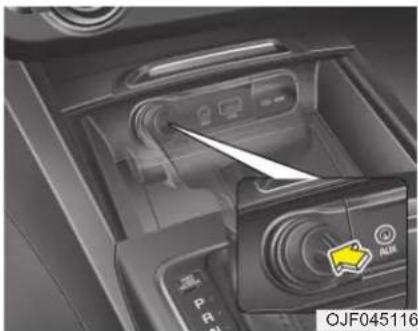 KIA Optima Plug-In Hybrid (2016) - Savukkeensytytin (mikäli varusteena) - 1