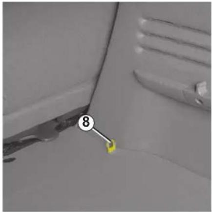 RENAULT Scenic (2008) - Suojaverkon asentaminen takaistuimien taakse - 2