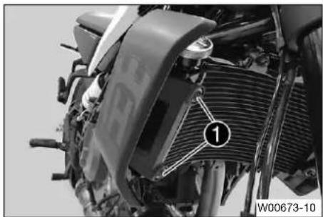 HUSQVARNA Vitpilen 401 (2025) - Jäähdyttimen ilmanohjaimen irrottaminen oikealta puolelta - 1