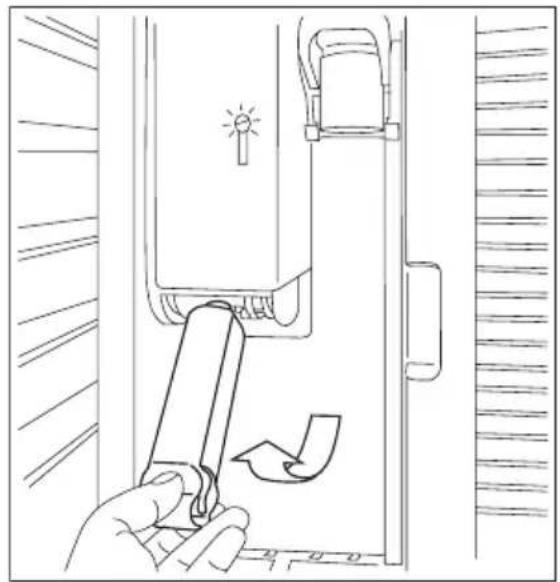 AEG S93880KMB0 - Vesisuodattimen asentaminen - 1