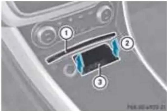 Mercedes-Benz GLA-Class (2014) - 前席の灰皿 - 1