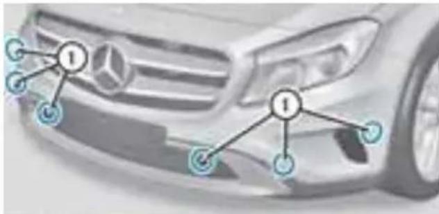 Mercedes-Benz GLA-Class (2014) - センサーの清掃 - 1
