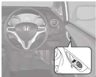 Honda Fit Shuttle Hybrid (2014) - ガソリンを入れる - 1