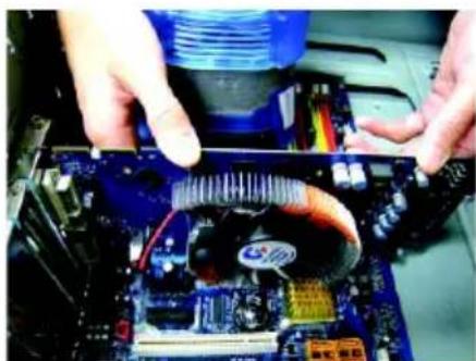 GIGABYTE GV-RX387512H - 安裝新的顯示卡: - 1