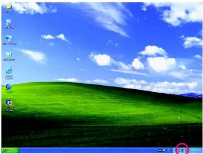Windows XP桌面截图,显示绿色星期日和蓝色天际线背景,右上角有中文菜单栏和鼠标图标