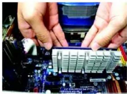 GIGABYTE GV-RX345256HI - 安裝新的顯示卡: - 1