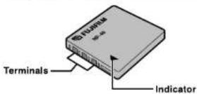 FUJIFILM FinePix F700 - LOADING THE BATTERY AND THE MEDIA - 1