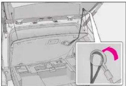 LEXUS UX 250h (2018) - Vybratie sady pre núdzovú opravu pneumatiky - 3