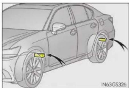 LEXUS GS 200t (2016) - Výstraha týkajúca sa rušenia elektronickými zariadeniami (vozidlá s výstražným systémom tlaku pneumatík vybavené funkciou zobrazenia tlaku hustenia pneumatík) - 1