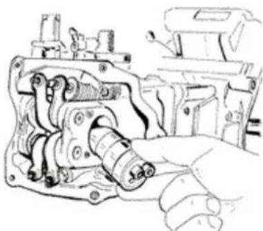 VESPA GT 125 (2003) - RemovingBtheBcamBshaft - 2