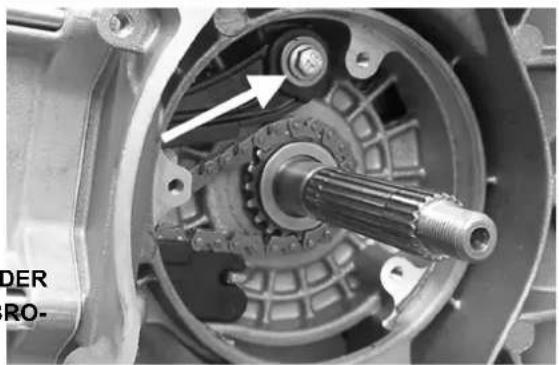VESPA GT 125 (2003) - RemovingBtheBtimingBsystemBdrive - 6