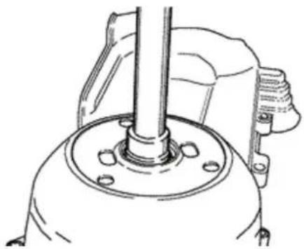 VESPA GT 200 (2003) - Removing the driven pulley shaft bearing - 1