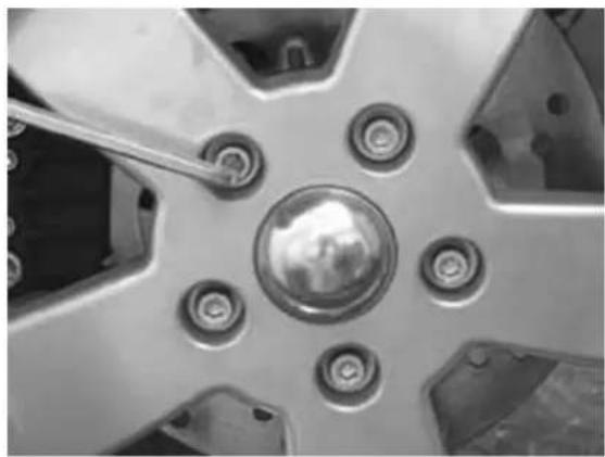 VESPA GT 200 (2003) - RemovingBtheBfrontBwheel - 1