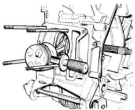 VESPA GT 200 (2003) - RemovingBtheBpiston - 1