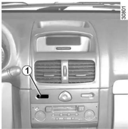 RENAULT Clio (2006) - A NYÍLÁSZÁRÓK AUTOMATIKUS BEZÁRÁSA MENET KÖZBEN - 1