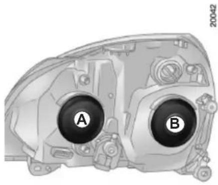RENAULT Clio (2006) - ELSŐ FÉNYSZÓRÓK: izzócsere (2/2) - 1