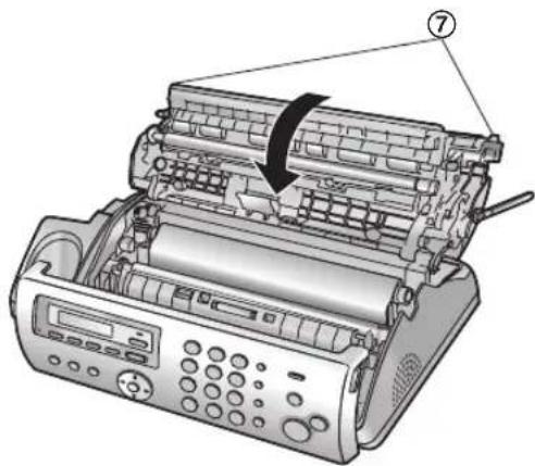 PANASONIC KX-FC228HG - A két végén lévő pontozott rész lenyomásával (⑦) csukja le gondosan a hátulsó fedelet. - 1