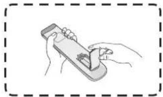 VIEWSONIC CDE5501 - Inserting Remote Control Batteries - 3