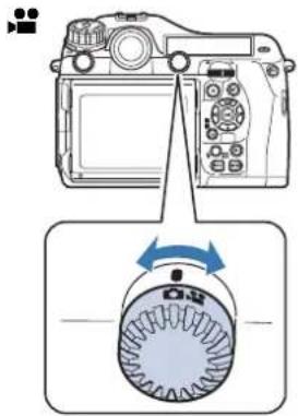 RICOH 645Z - 静止画/動画切替レバーをに合わせる - 1