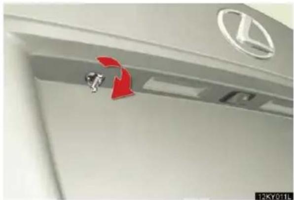 LEXUS IS 220d (2011) - ▶ Ajtók - 4
